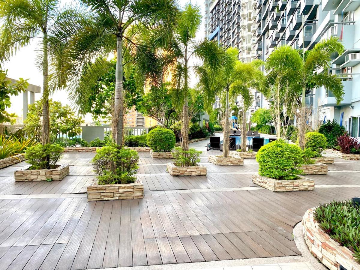 Frost At Manhattan Heights Towerb Manila Exterior photo